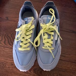 Women Reebox runners